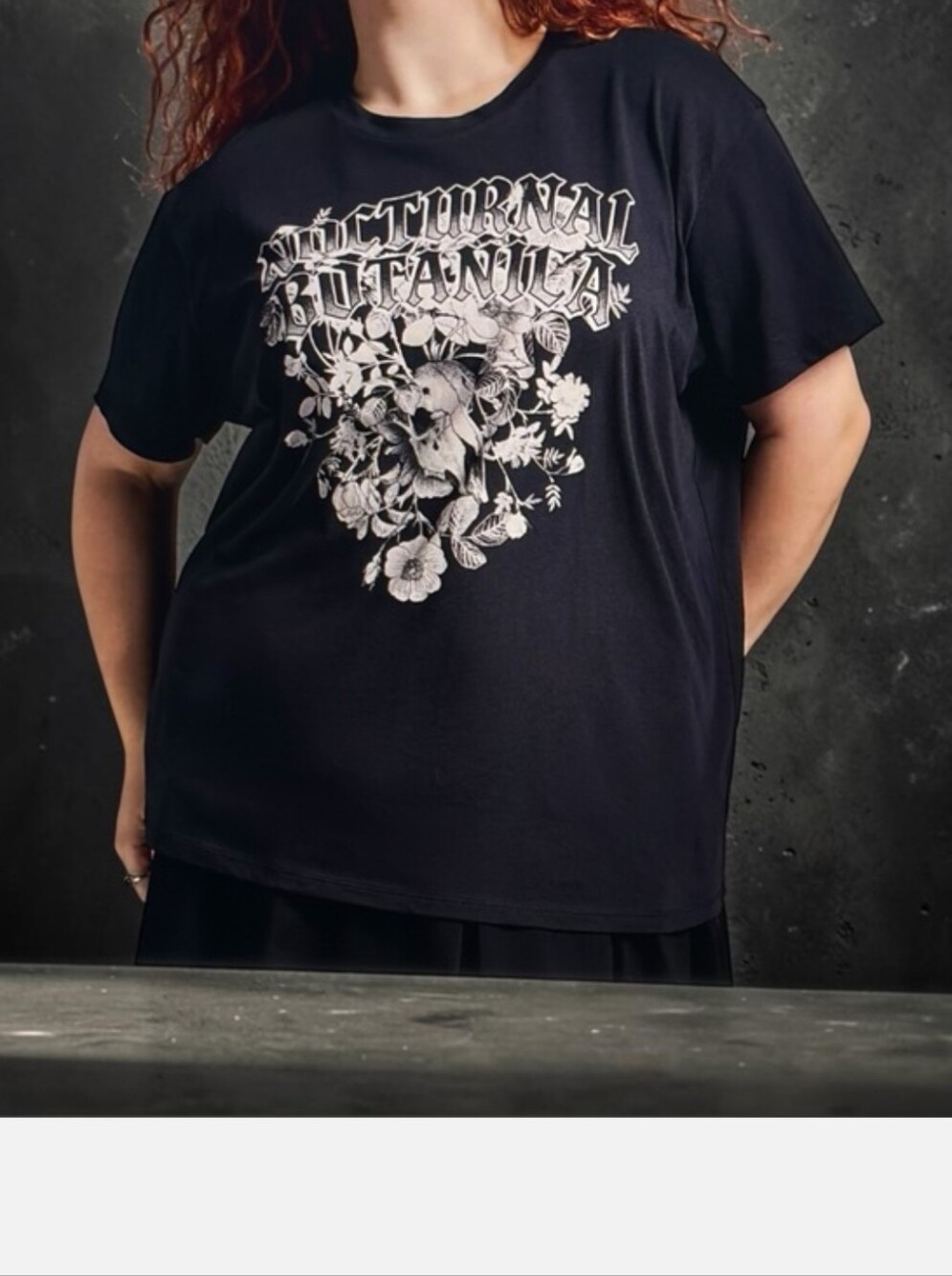 TORRID Nightfall Oversized Tee Embroidered Spider Size 0